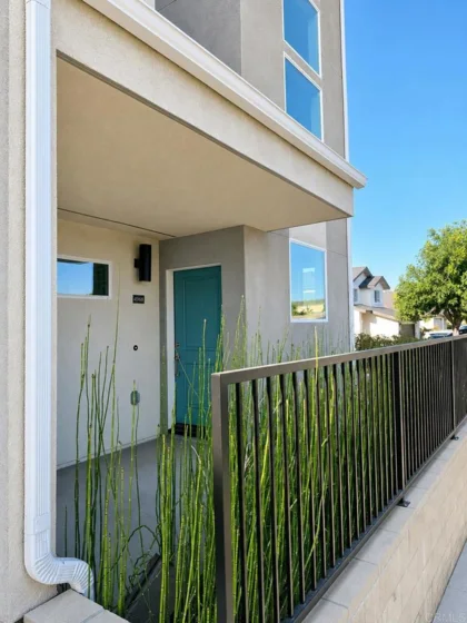 4968 Ocean View Boulevard photo 27