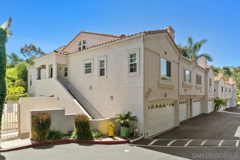 2848 Torrey Pines Road photo 1
