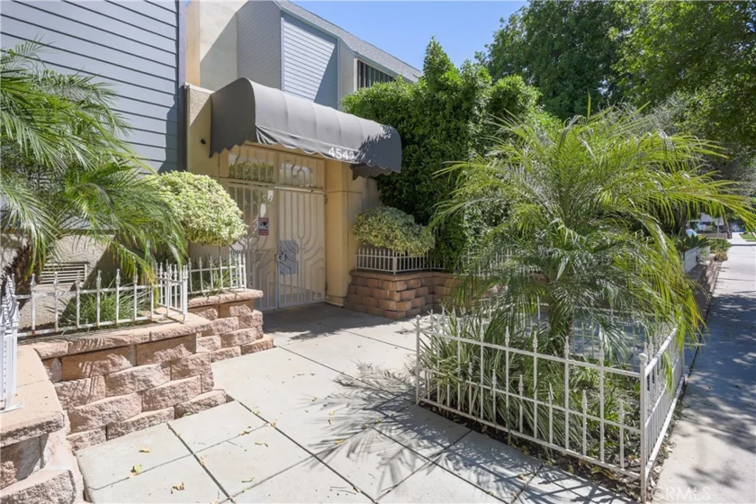 4542 Willis Avenue #302 photo 47