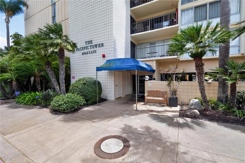 4944 Cass Street #1101 photo 2