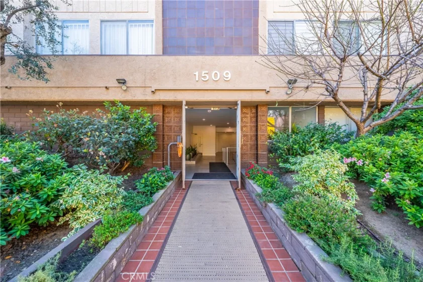 1509 Greenfield Avenue #106 photo 28