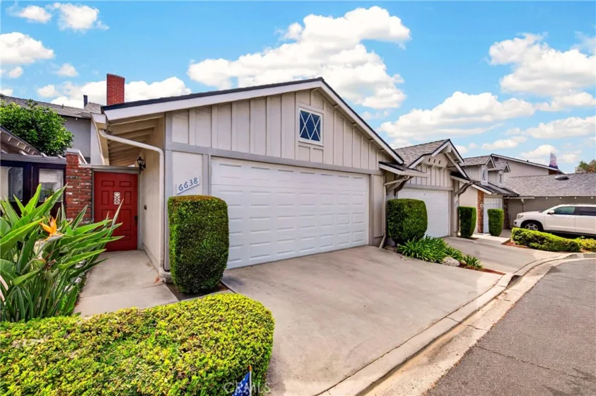 6638 Bridle Circle photo 1