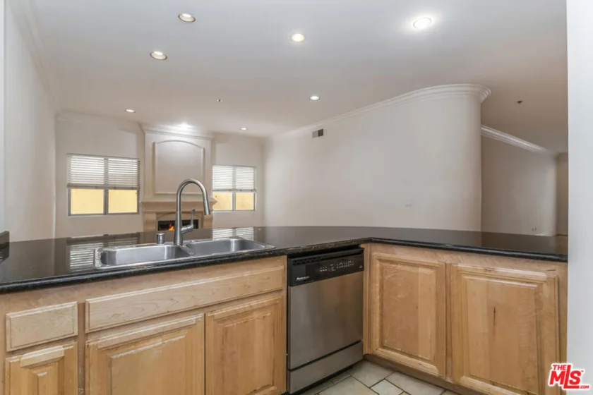 10364 Almayo Avenue #103 photo 21