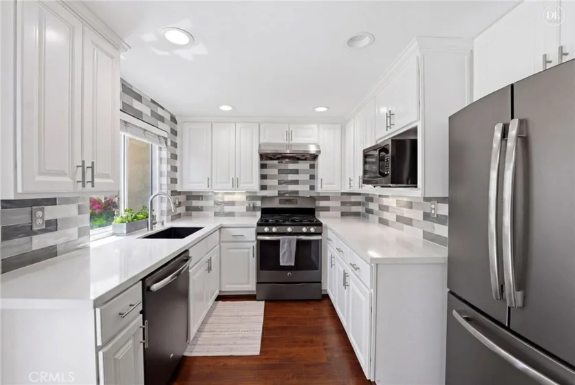 1333 Wheaton photo 2