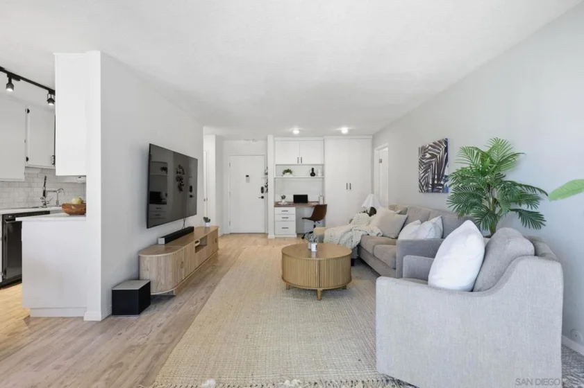 4600 Lamont #212 photo 9