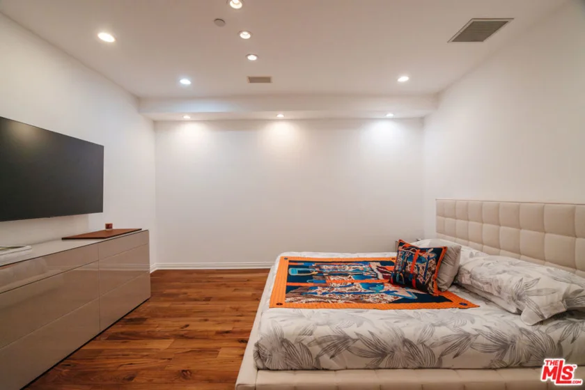 10375 Wilshire Boulevard #11H photo 16