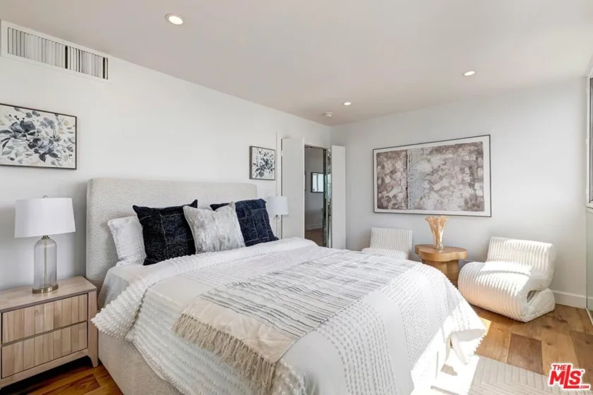 10501 Wilshire Boulevard #1810 photo 12