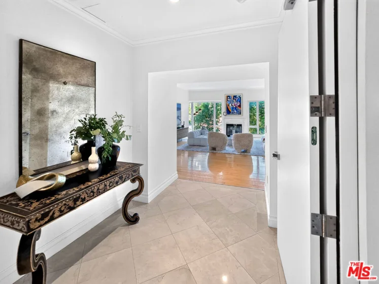 10727 Wilshire Boulevard #404 photo 51