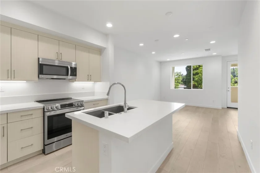 22 E Sunset Street photo 1