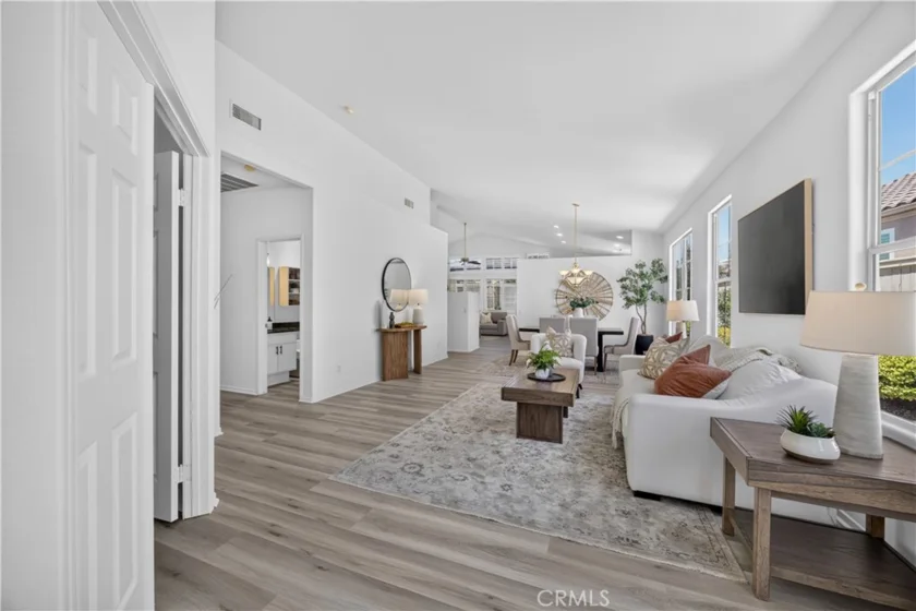 40221 Colony photo 35