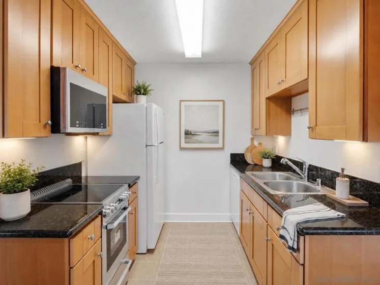 8581 Villa La Jolla #J photo 3