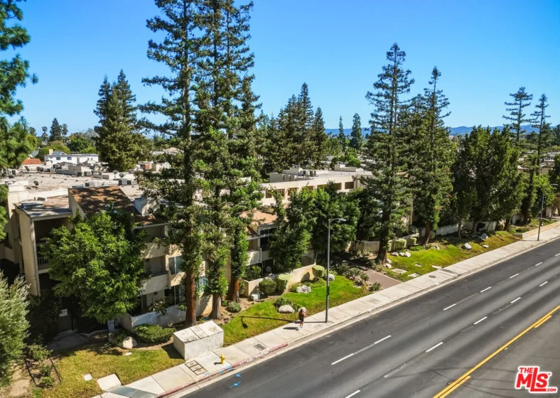 7800 Topanga Canyon Boulevard #322 photo 2