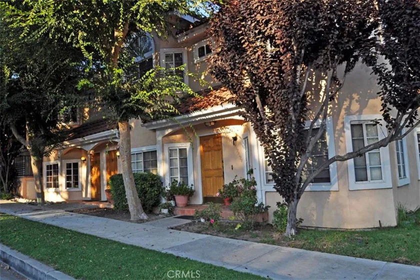 1625 Riverside Drive #4 photo 1