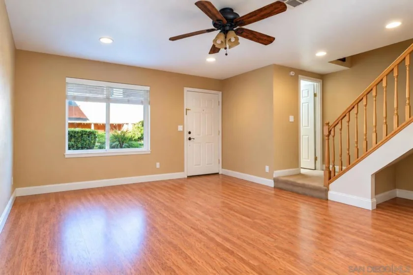 310 Sun Court photo 4