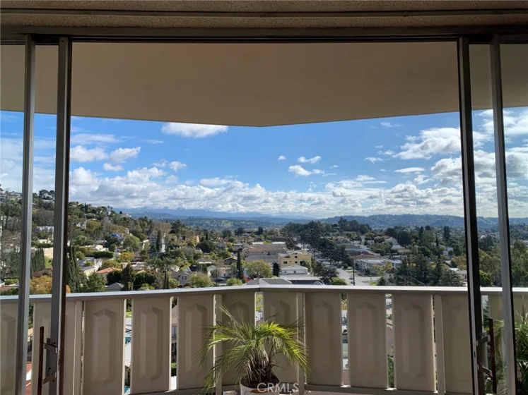 4411 Los Feliz Boulevard #1108 photo 1