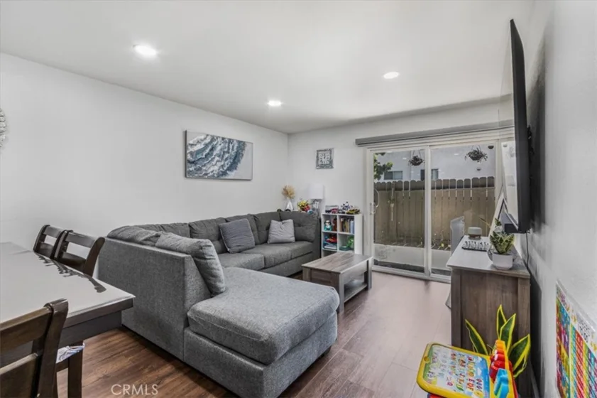 278 N Wilshire #129 photo 16
