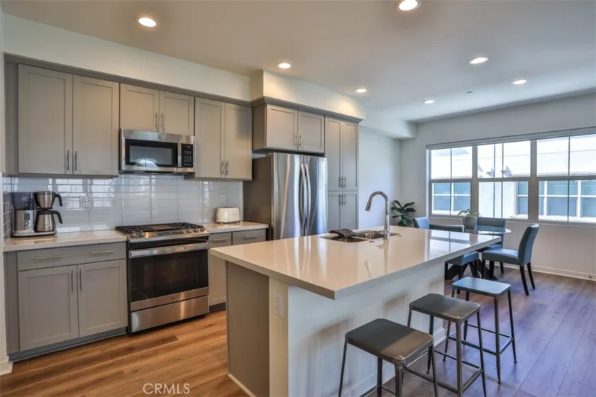 608 White Oaks photo 4
