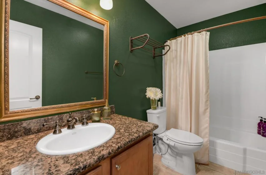1453 N Broadway #C photo 18