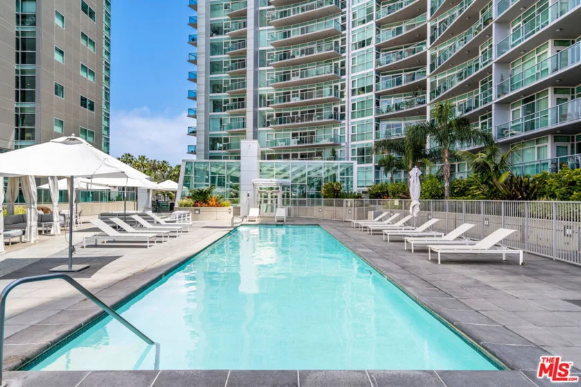 13600 Marina Pointe Drive #907 photo 20