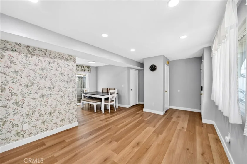 8451 Cedarview Court photo 3