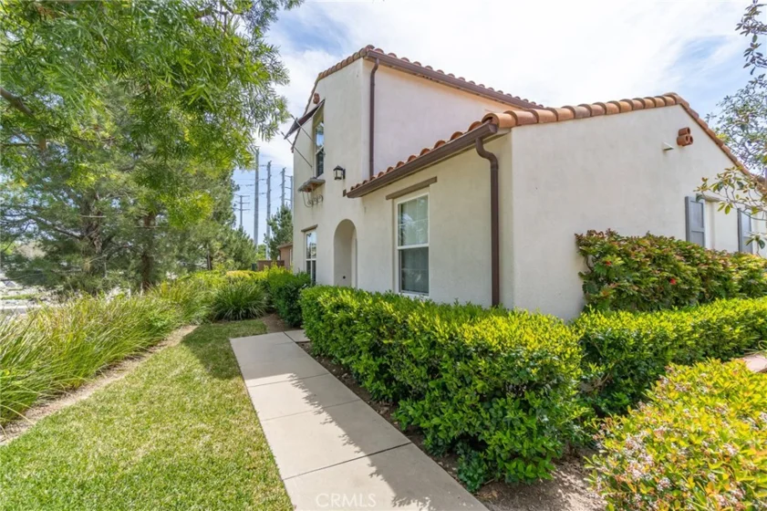77 Alevera Street photo 1