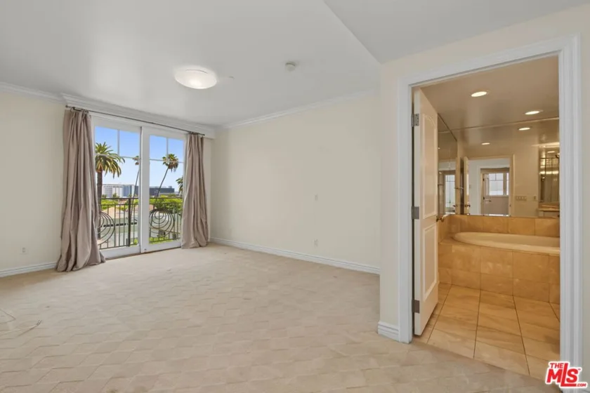 430 N Oakhurst Drive #PH406 photo 25