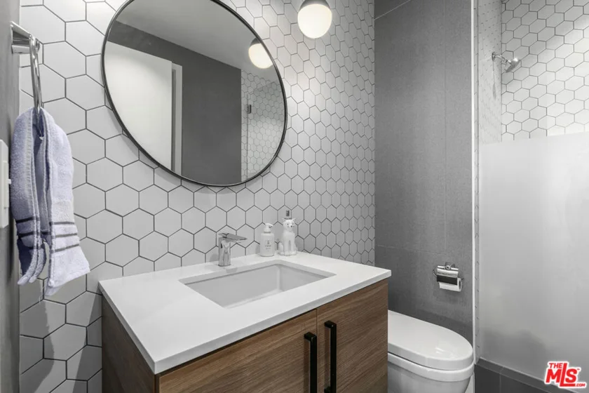 1645 N Vine Street #606 photo 15