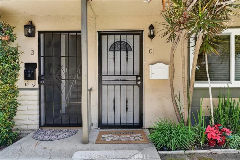 8788 Valley View #C photo 3
