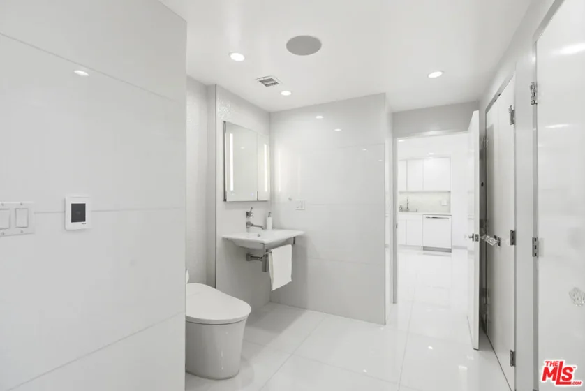 10501 Wilshire Boulevard #1007 photo 11
