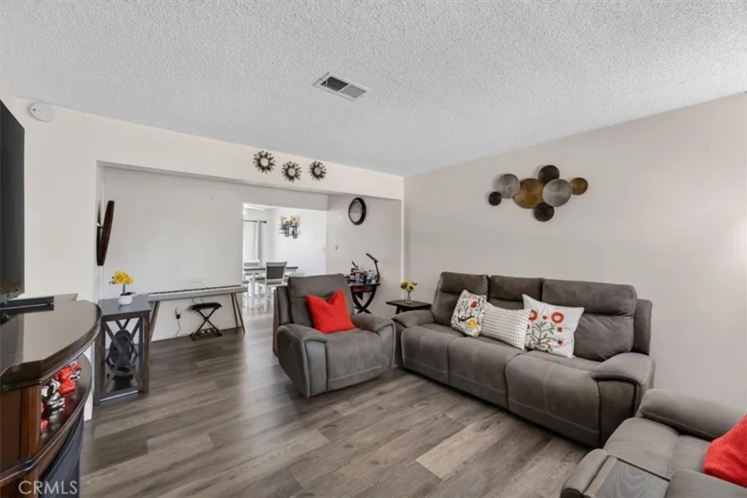 8788 Valley View #C photo 4