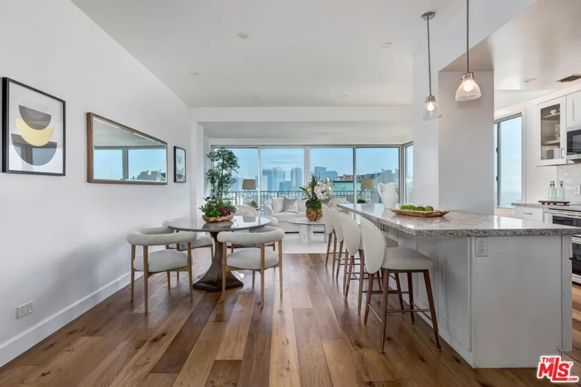 10501 Wilshire Boulevard #1810 photo 2