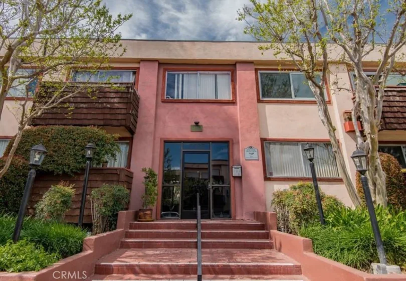 5403 Newcastle Avenue #22 photo 1
