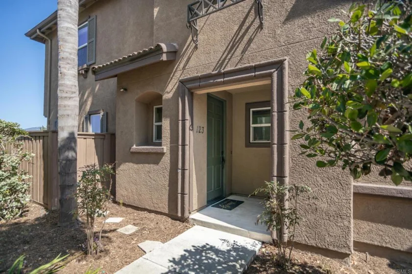 425 S Meadowbrook Drive #123 photo 1