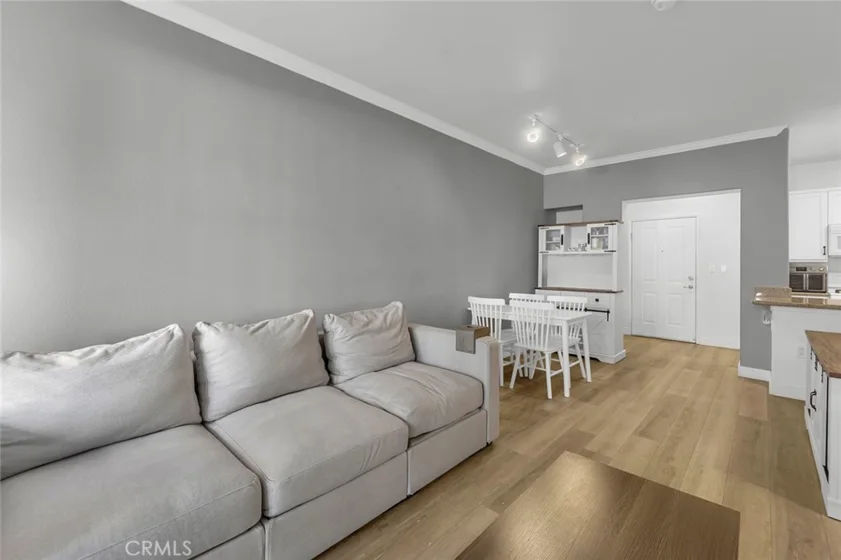 2120 Watermarke photo 6