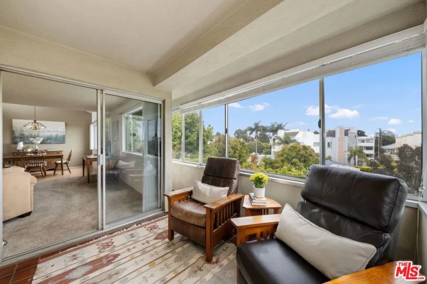 930 California Avenue #304 photo 1