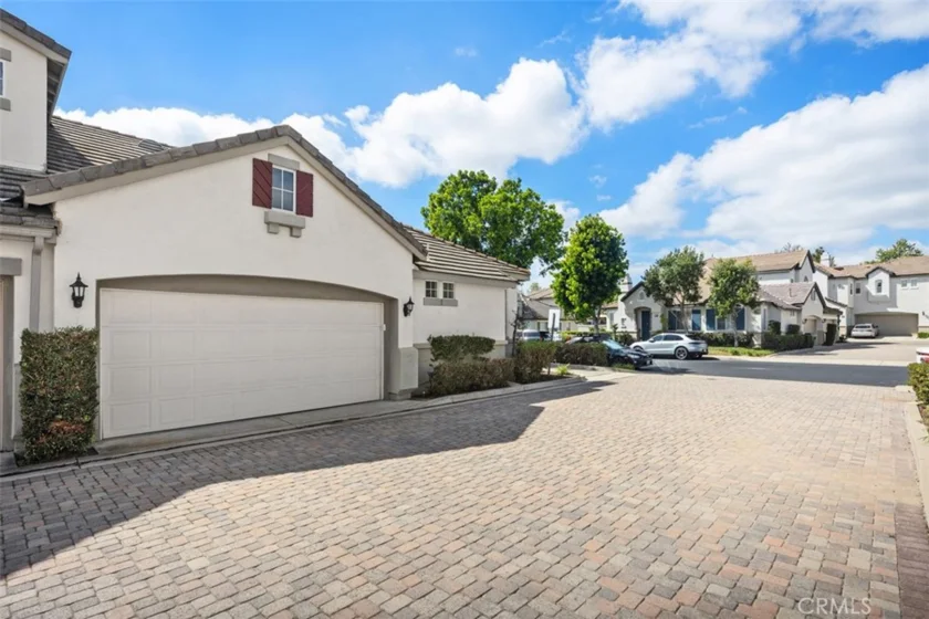 104 Seacountry Lane photo 4