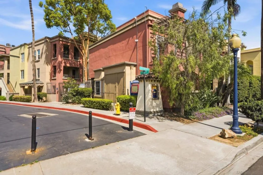3964 Richmond photo 53