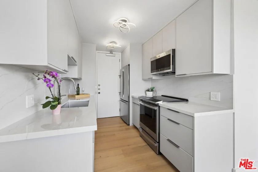 10747 Wilshire Boulevard #1107 photo 5