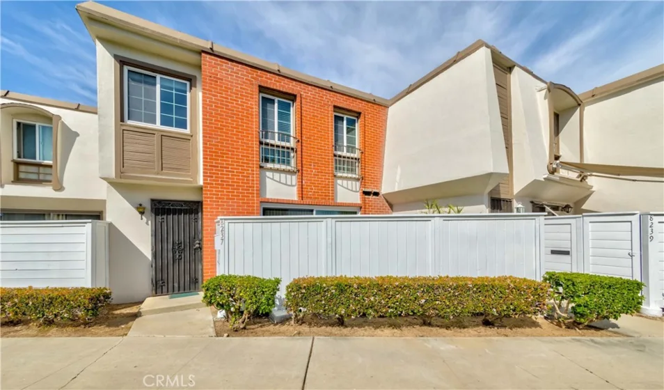 8237 Haseltine photo 1