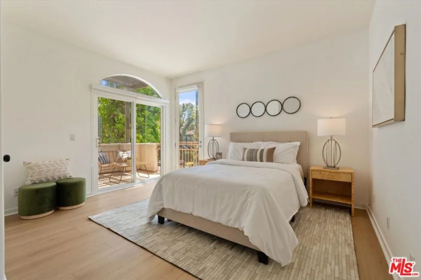 1920 S Beverly Glen Boulevard #101 photo 11