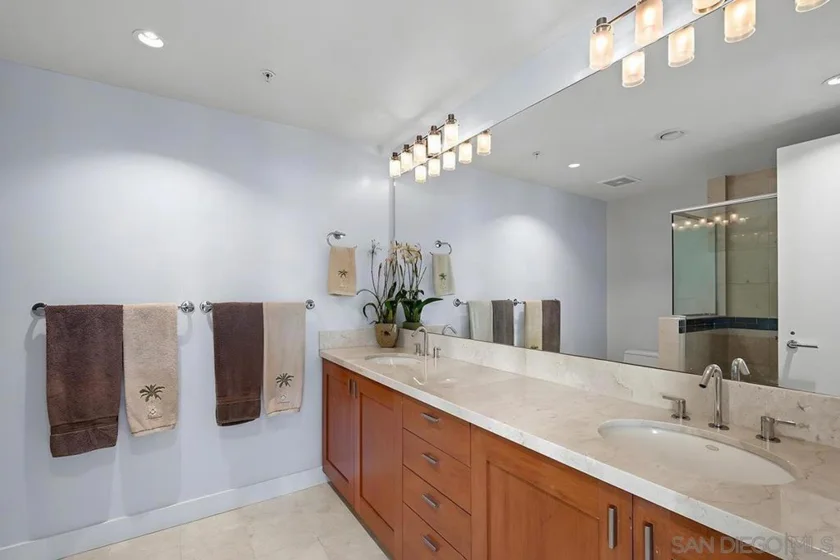 1205 Pacific Hwy #3101 photo 36