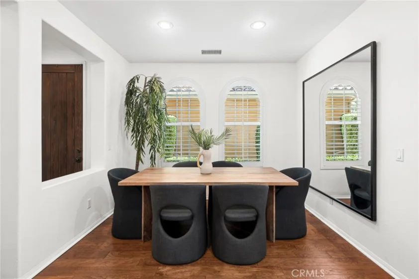 10 Newton Court photo 9