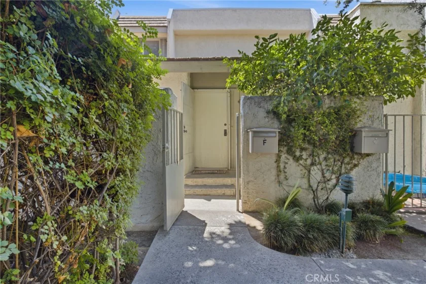 11786 Moorpark Street #F photo 2