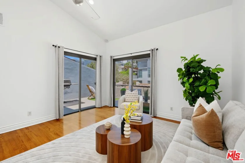1222 N Kings Road #8 photo 22