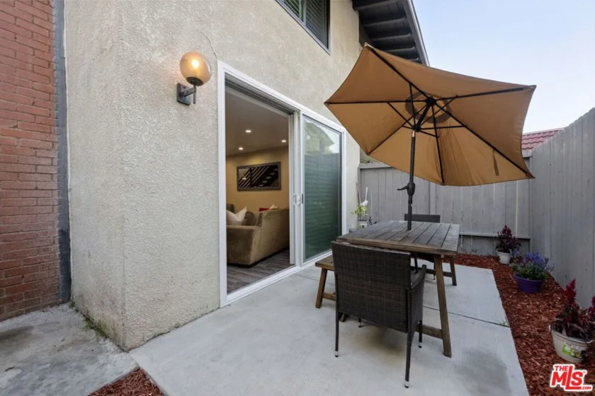5951 Canterbury Drive #20 photo 2