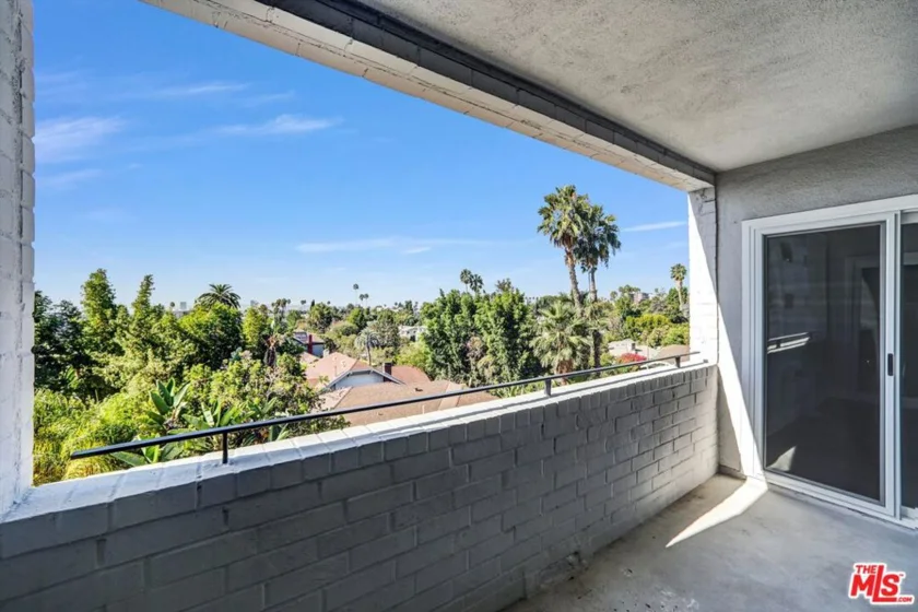 7560 Hollywood Boulevard #303 photo 17