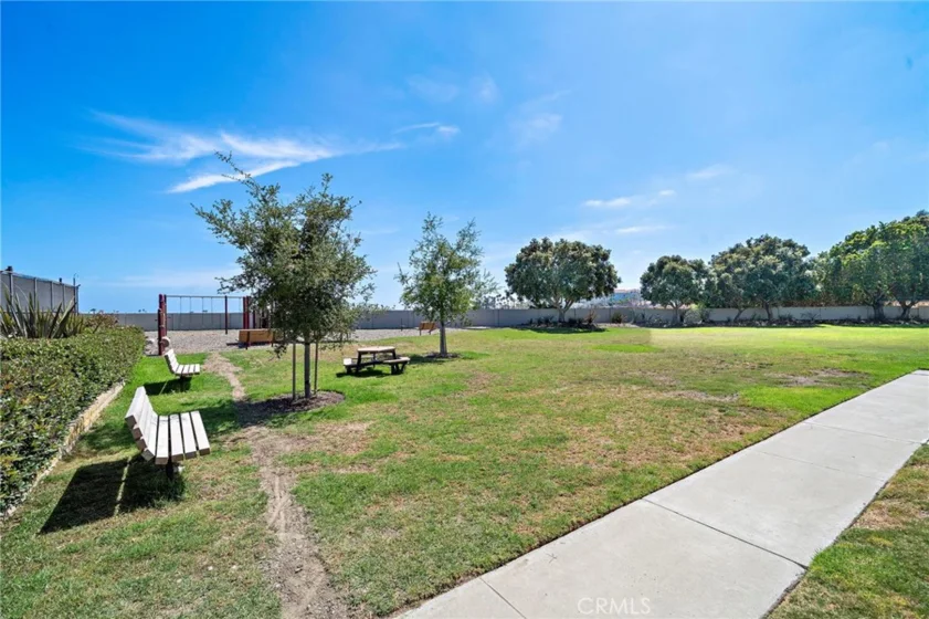 8215 Deerfield Drive photo 31