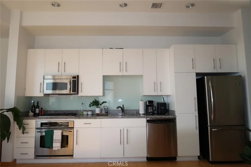 1100 Wilshire photo 16