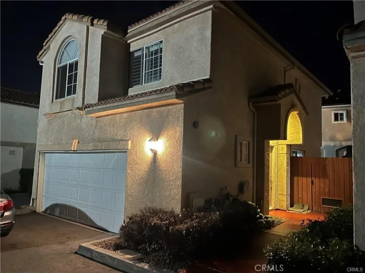 13775 Glenoaks #8 photo 2