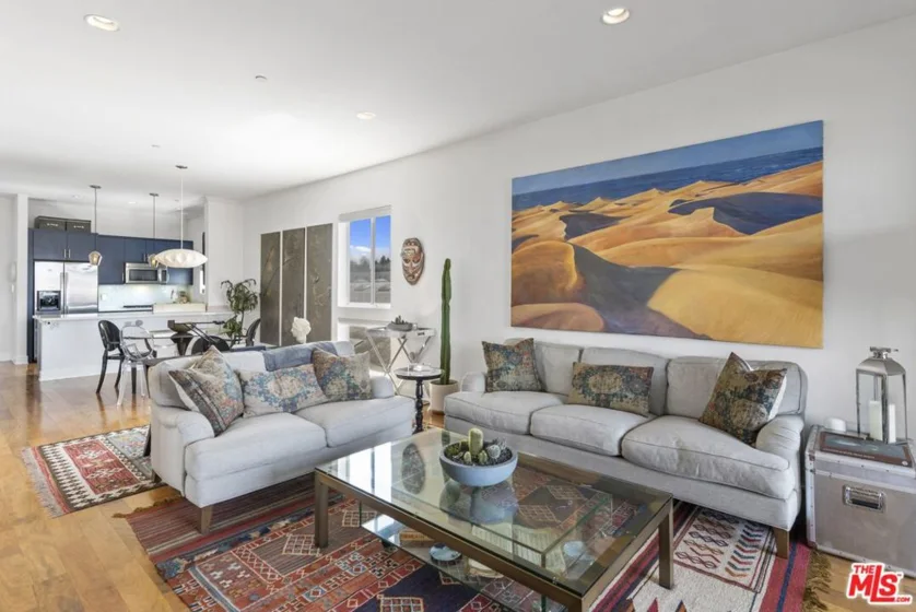 4211 Redwood Avenue #312 photo 1